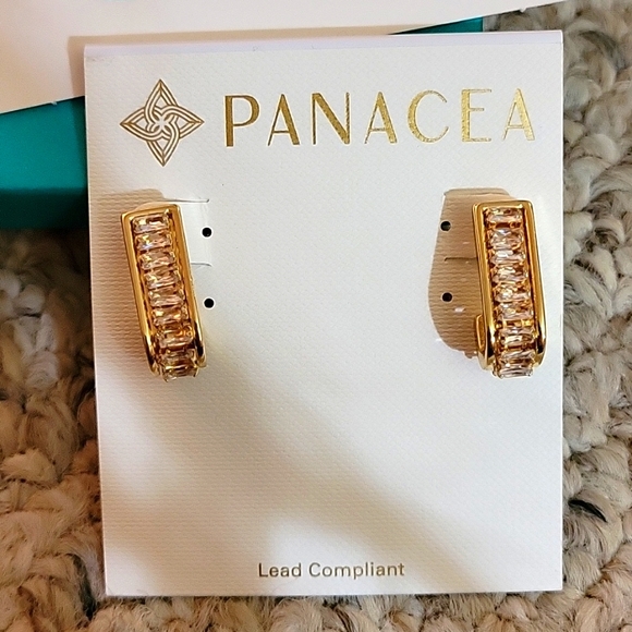 Panacea bejeweled earrings with stud base - Picture 2 of 5